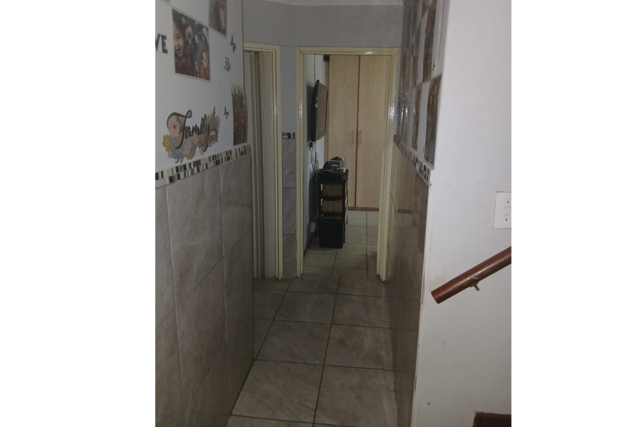 4 Bedroom Property for Sale in Hillcrest Western Cape
